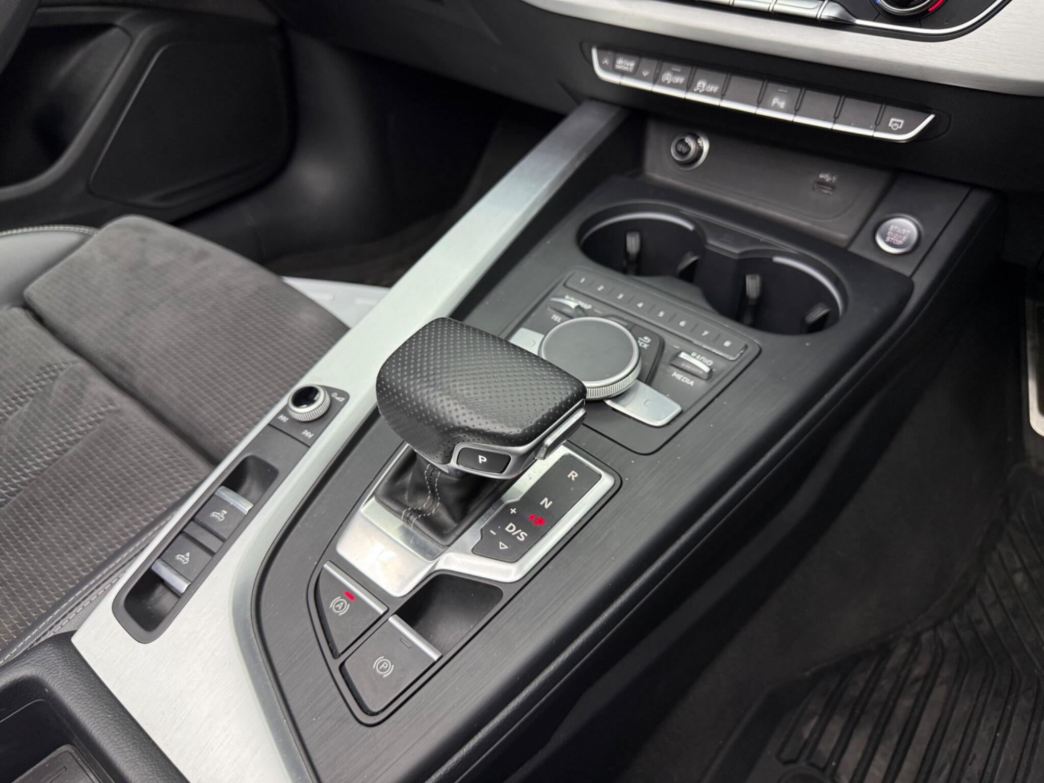 Audi A5 Cabriolet view 19