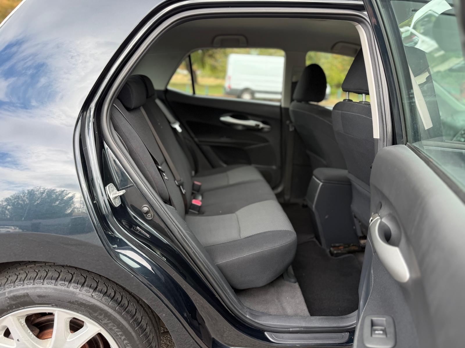 Toyota Auris view 33