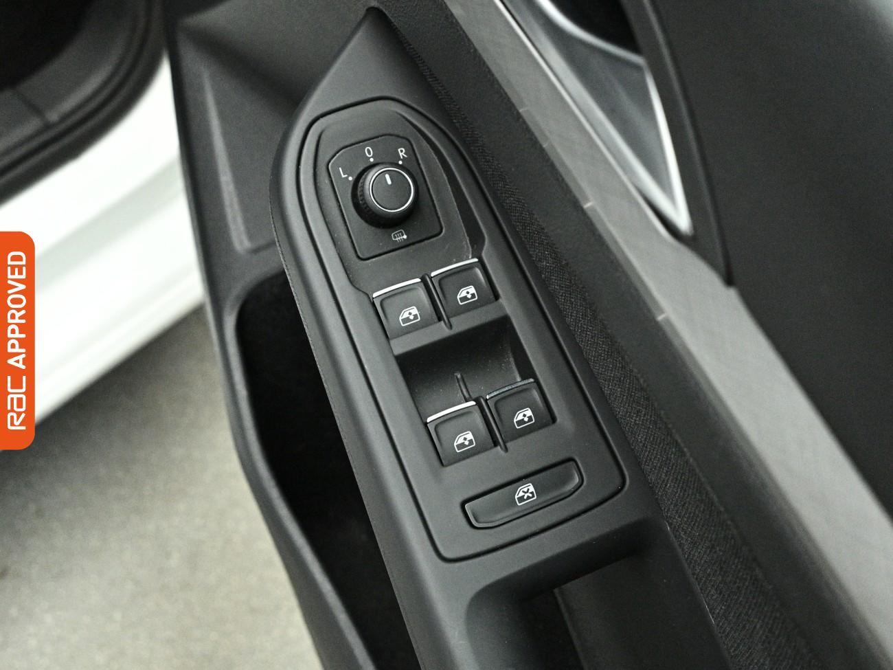 Volkswagen Golf view 23