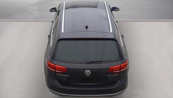 Volkswagen Passat view 8