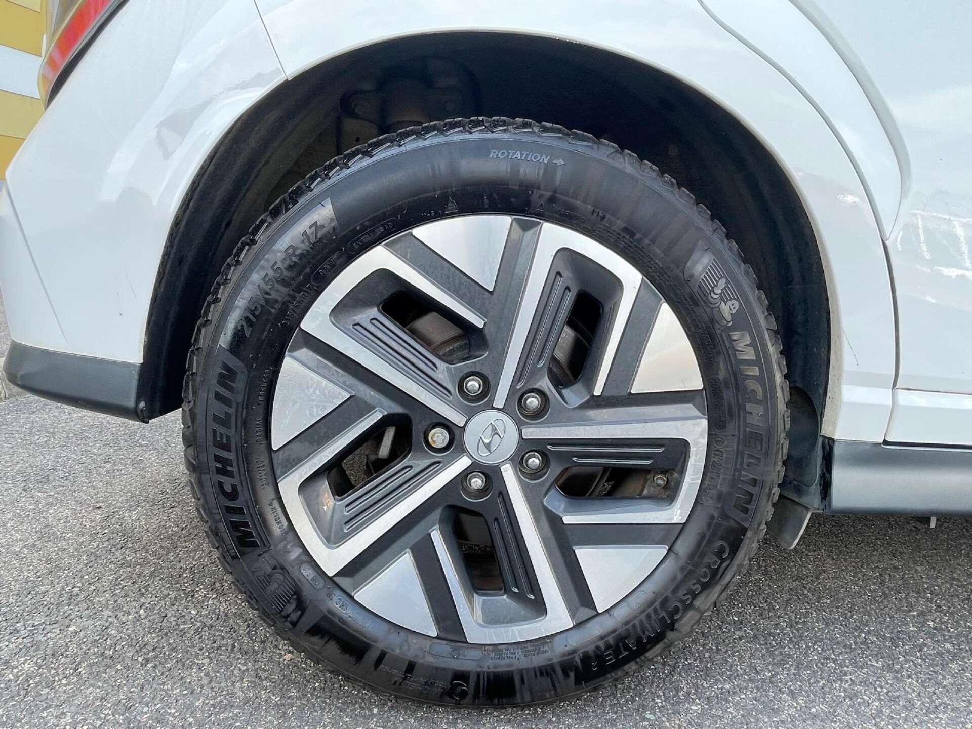 Hyundai Kona view 24