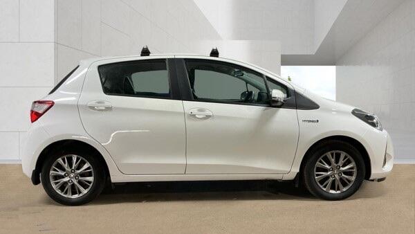 Toyota Yaris view 3