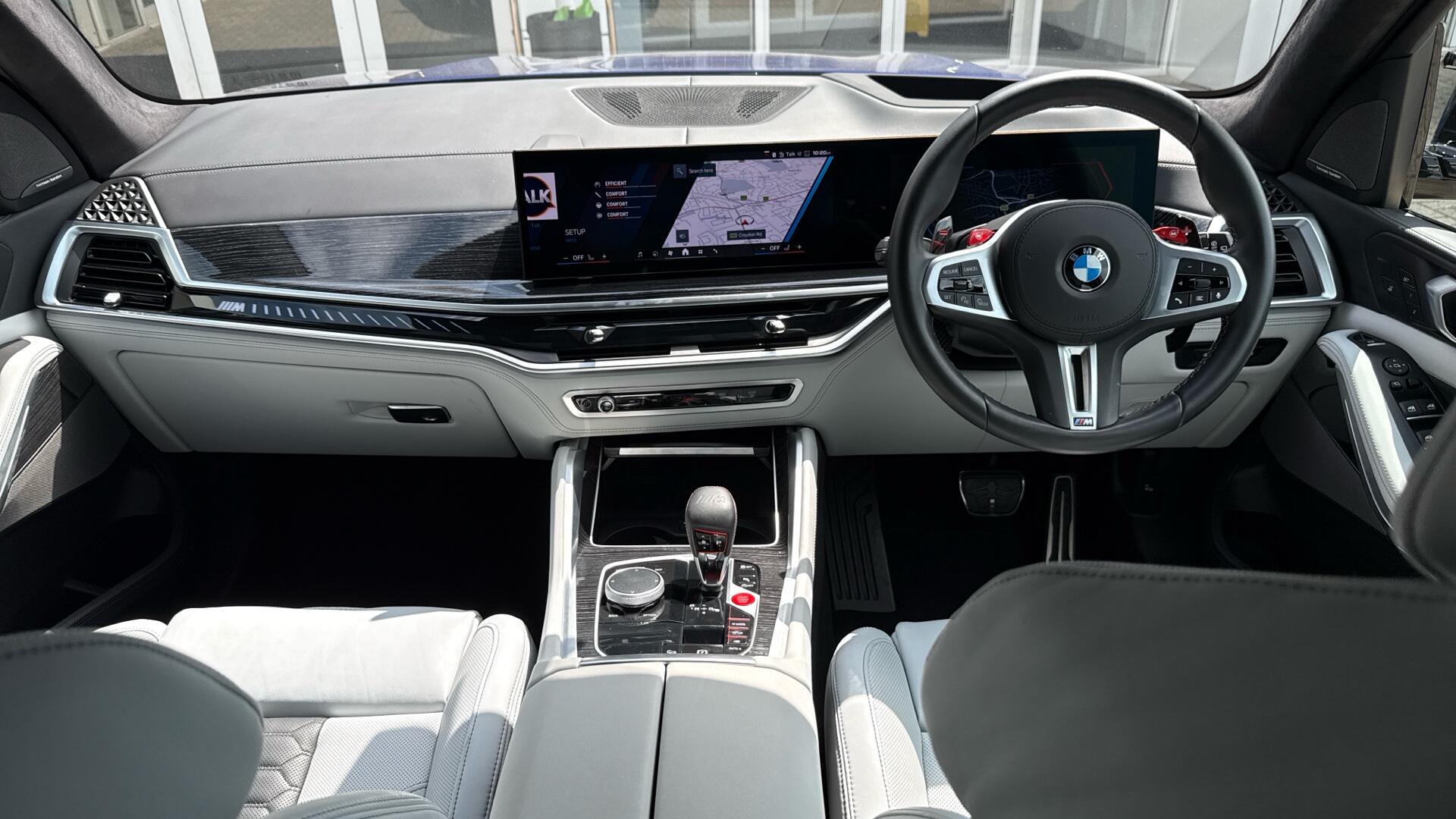 BMW X5 M view 4