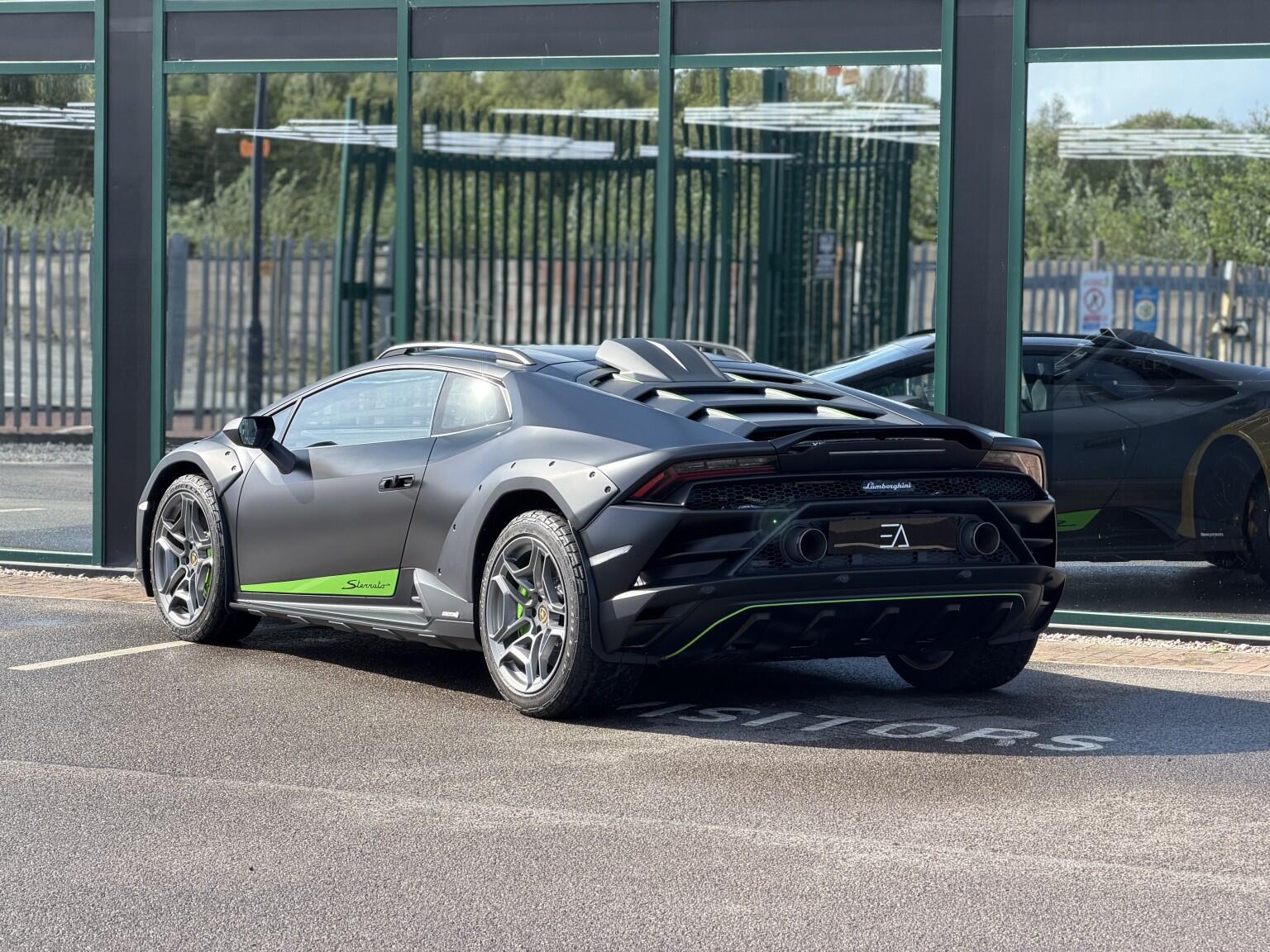 Lamborghini Huracan view 25