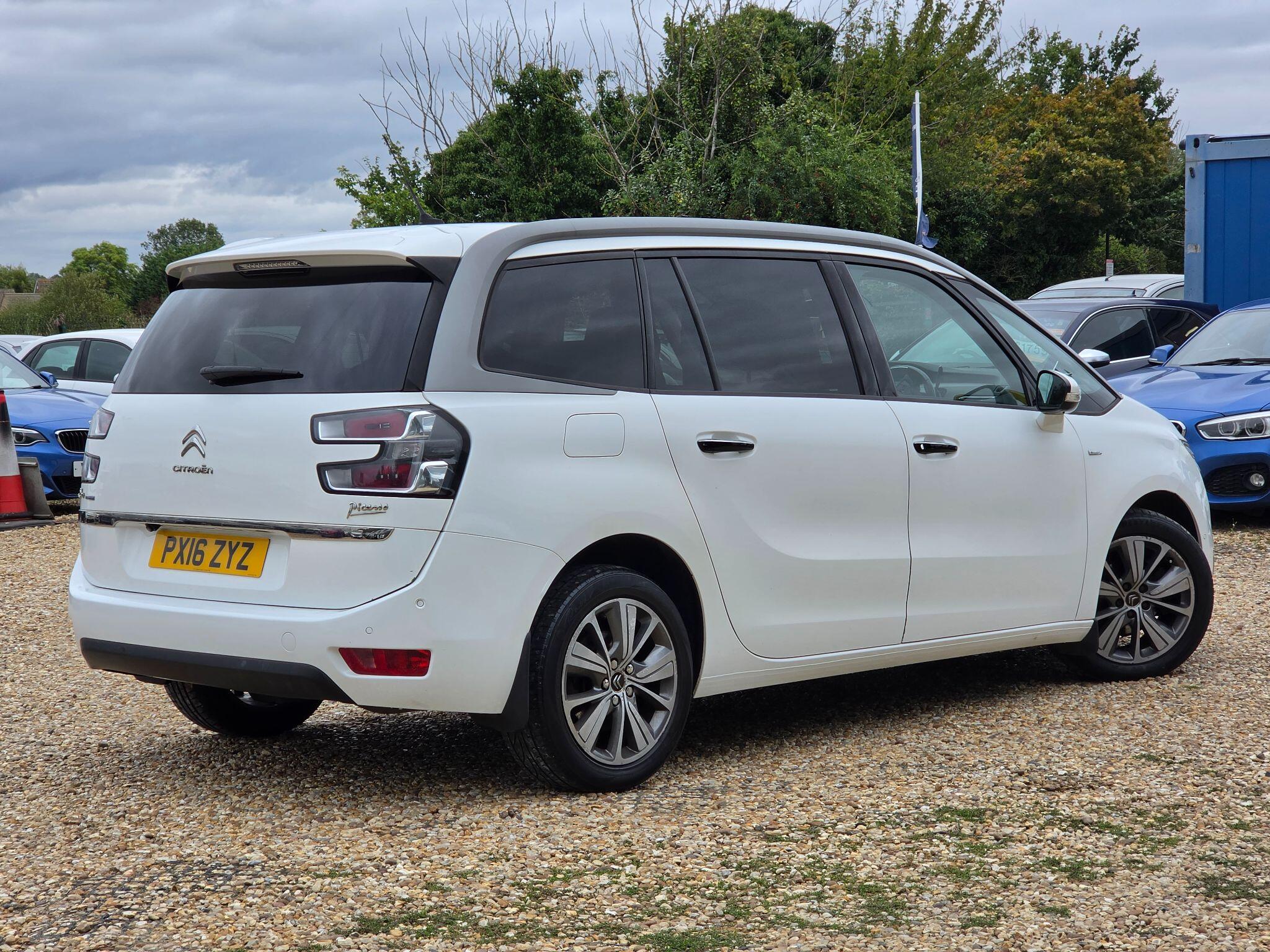 Citroen Grand C4 Picasso view 3