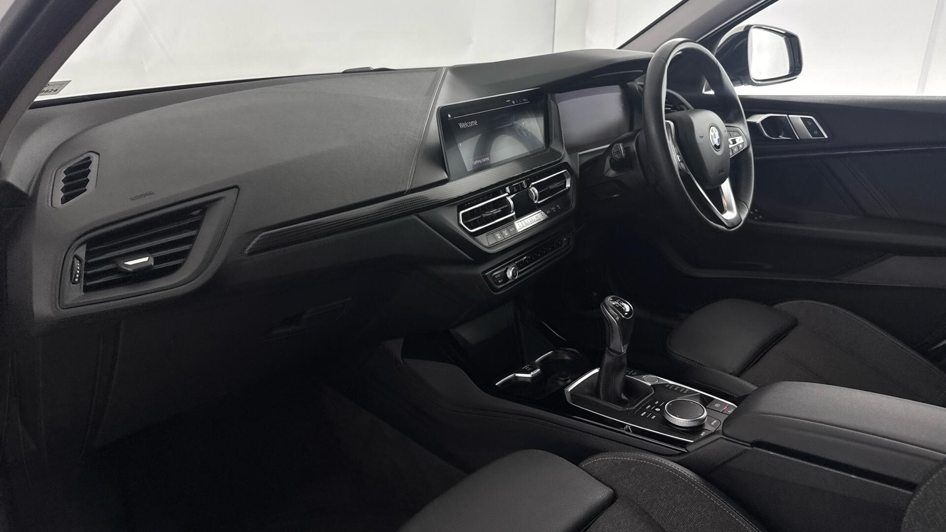 BMW 1 Series view 10
