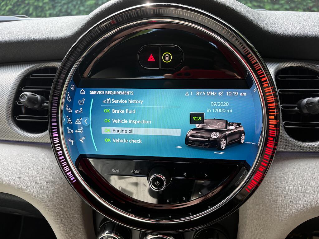Mini Convertible view 16