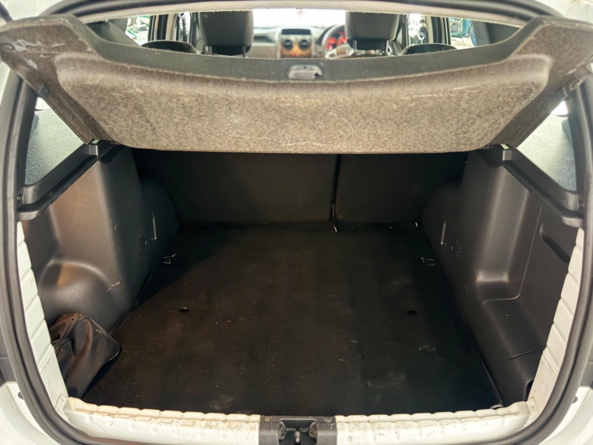 Dacia Duster view 25