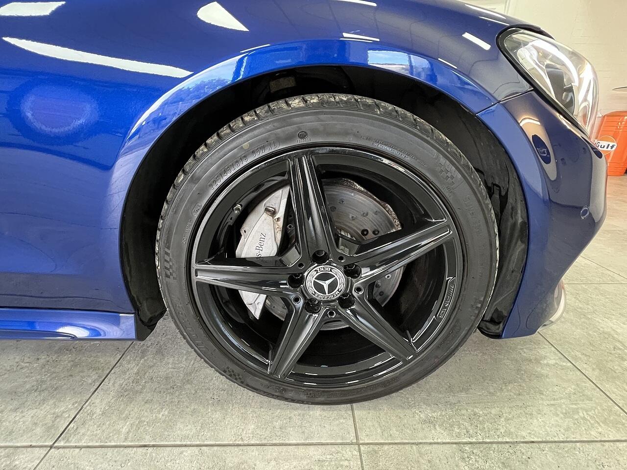 Mercedes-Benz C-Class view 24