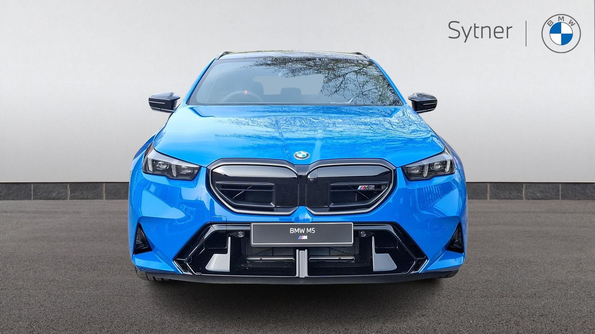 BMW M5 view 16