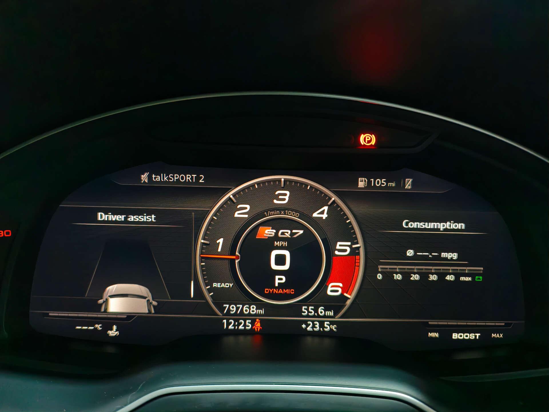 Audi SQ7 view 26