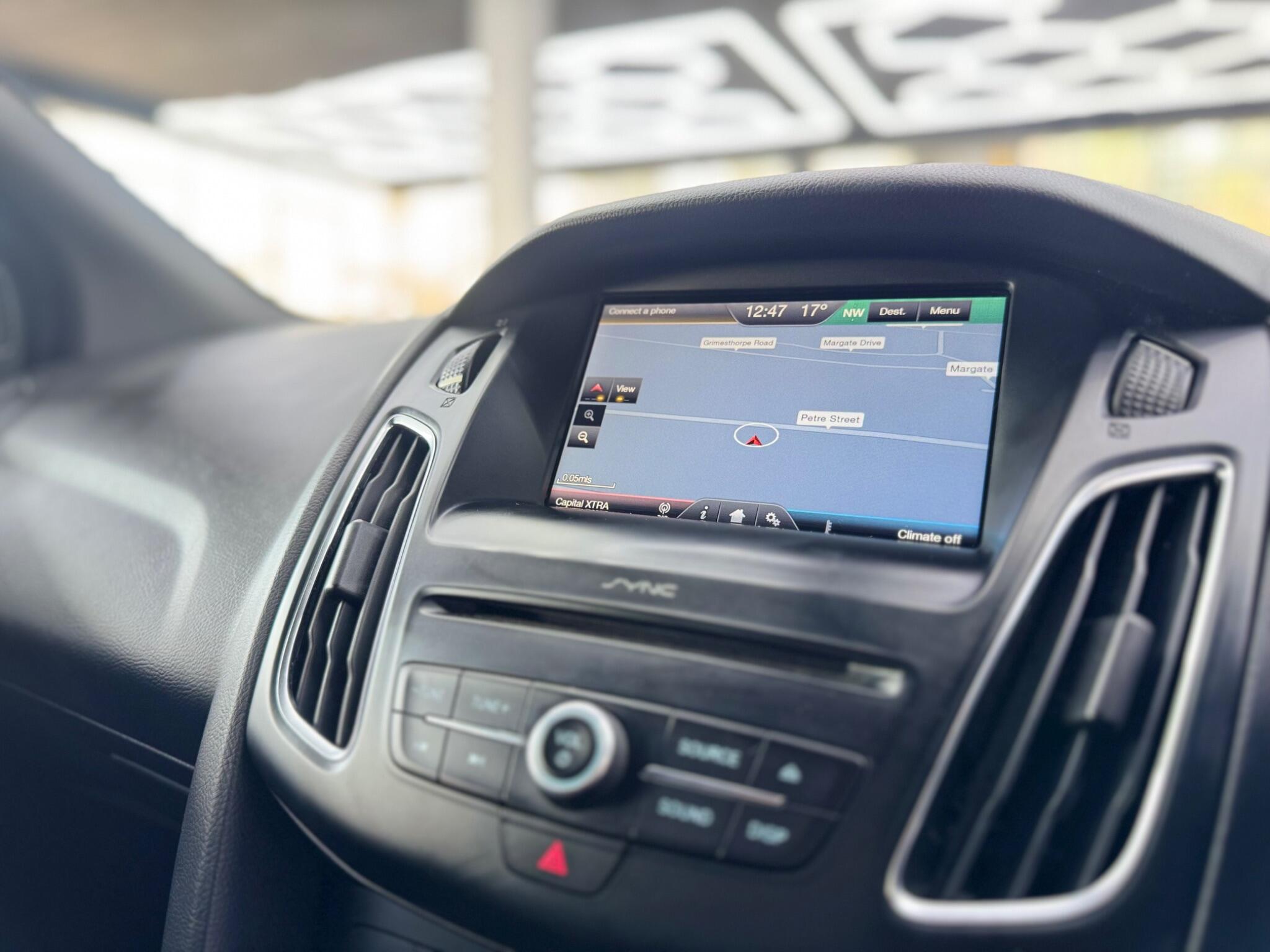 Ford Focus view 49