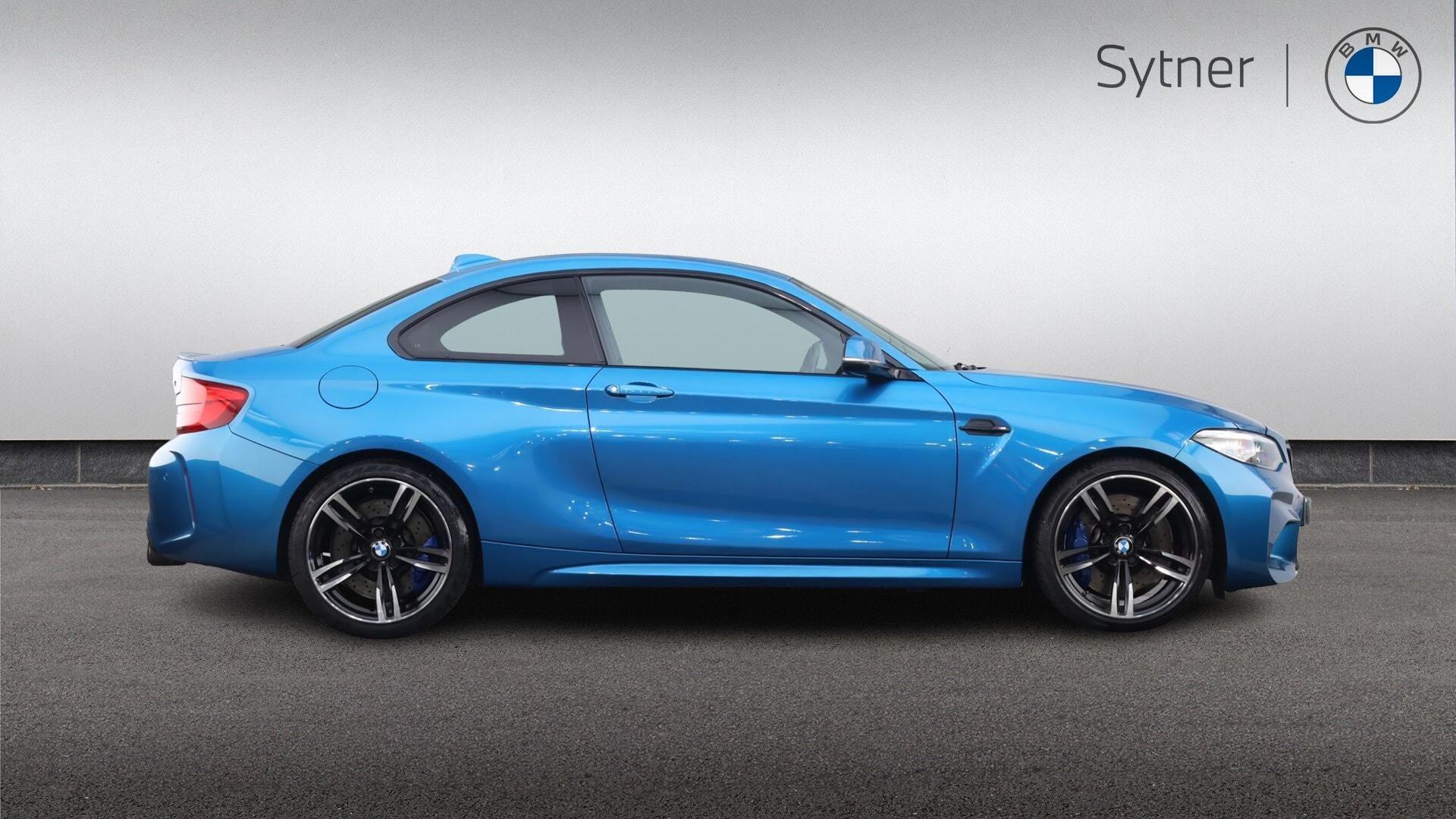 BMW M2 view 3