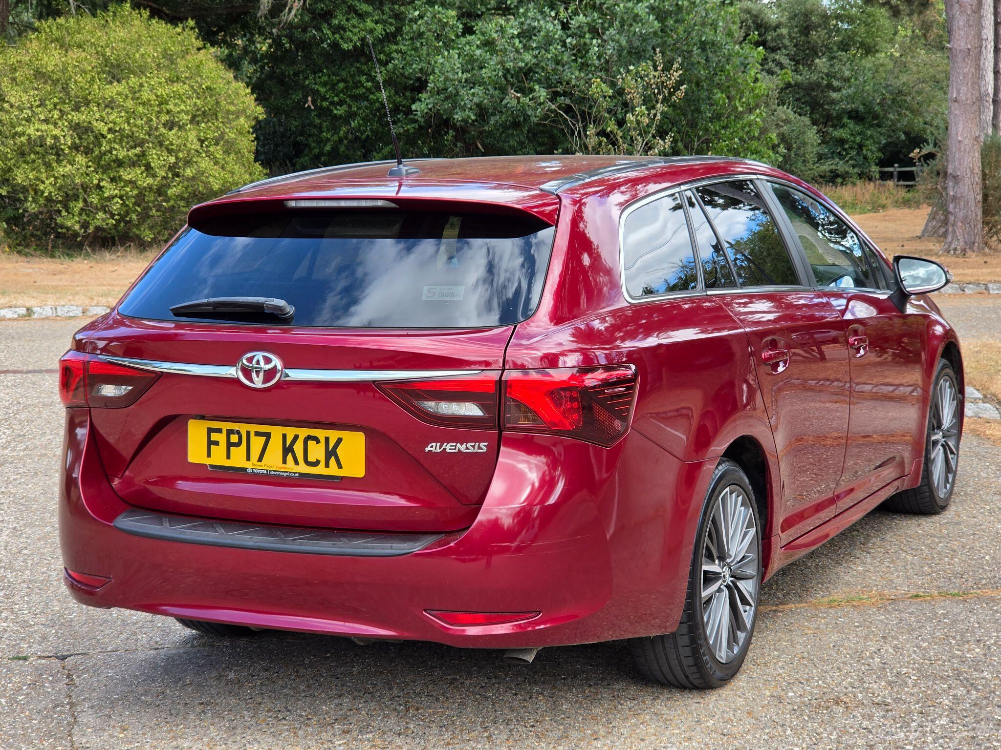 Toyota Avensis view 12