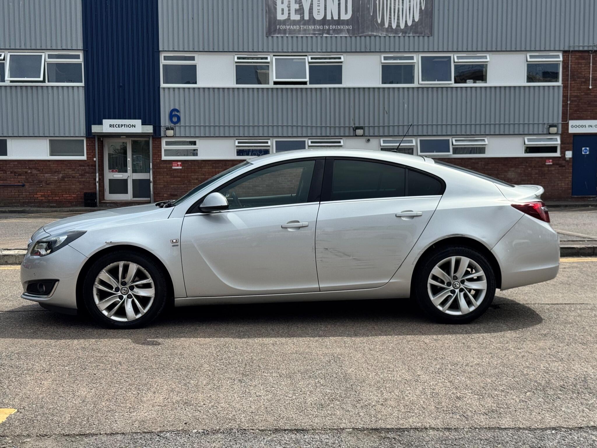 Vauxhall Insignia view 9