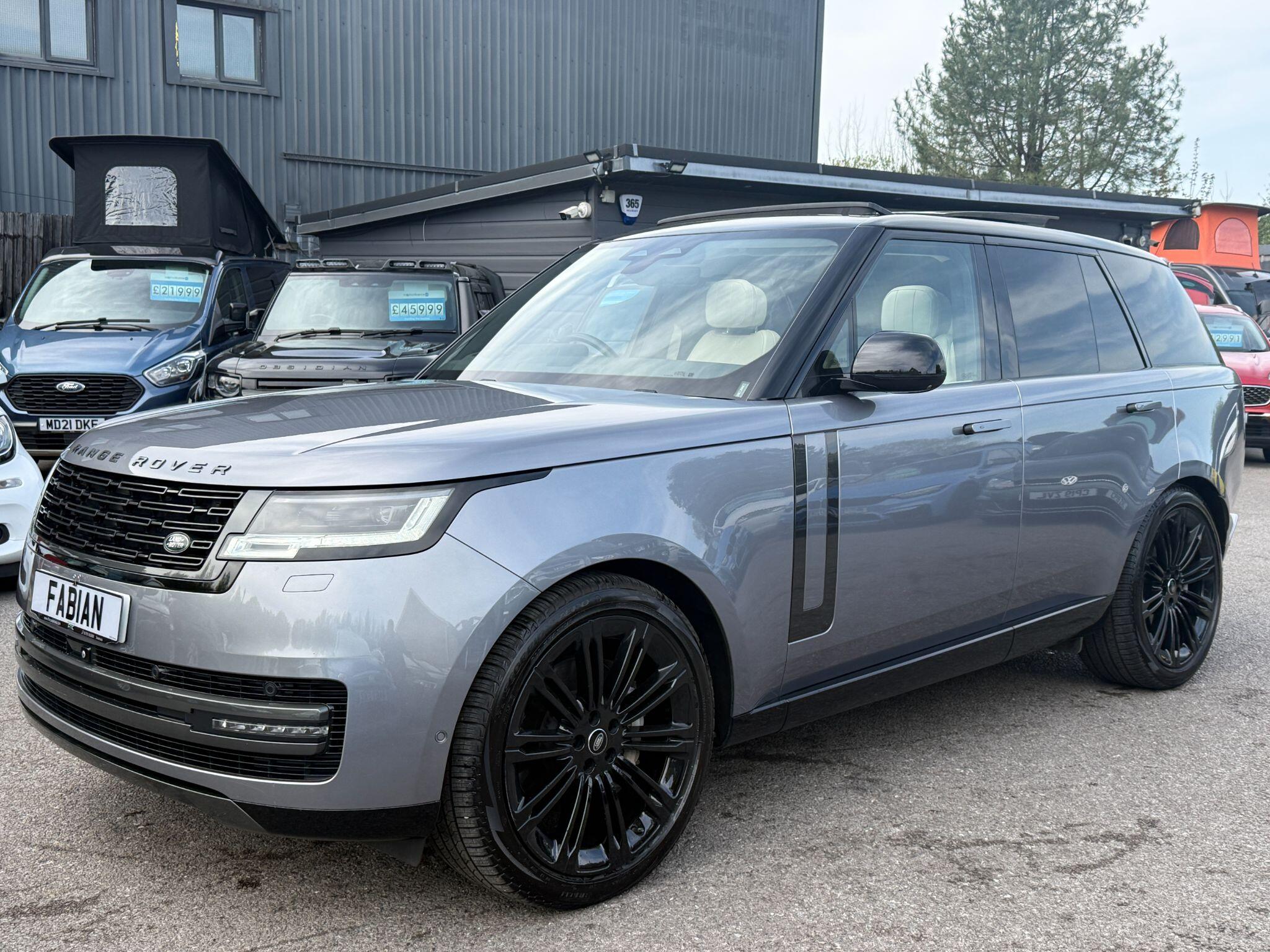 Land Rover Range Rover view 3