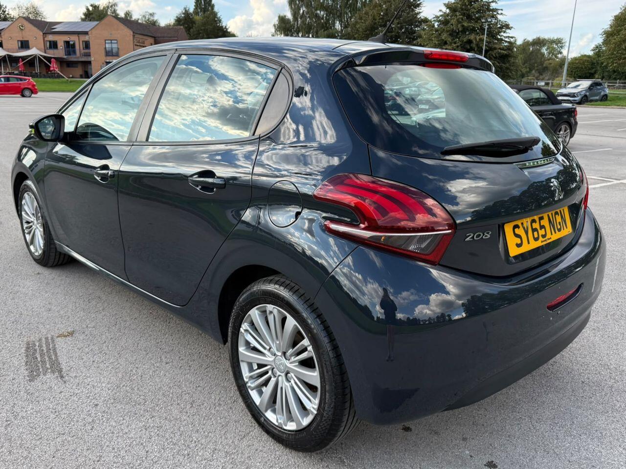 Peugeot 208 view 21