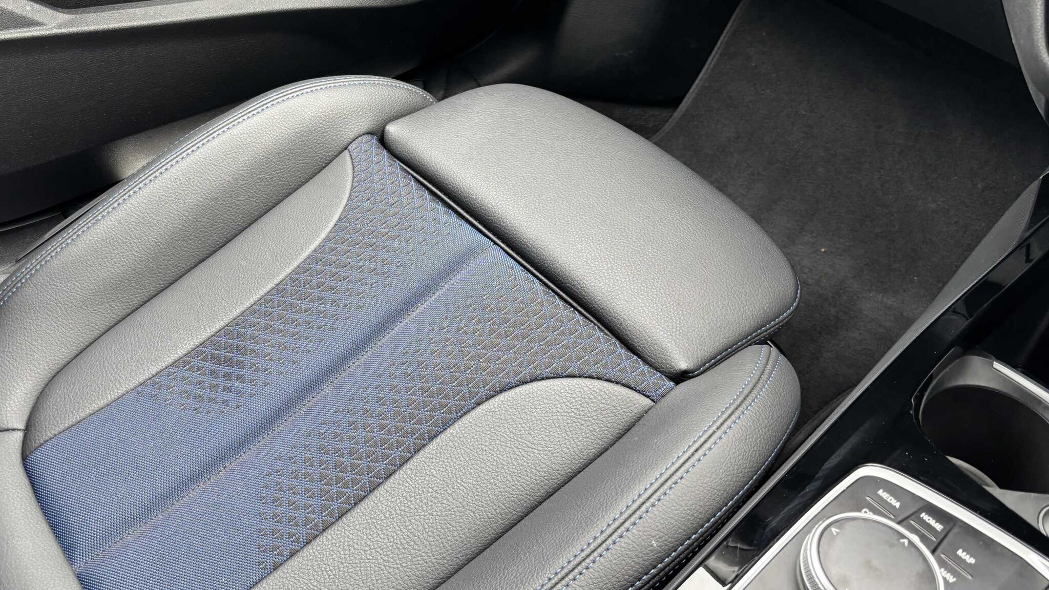 BMW 1 Series view 25