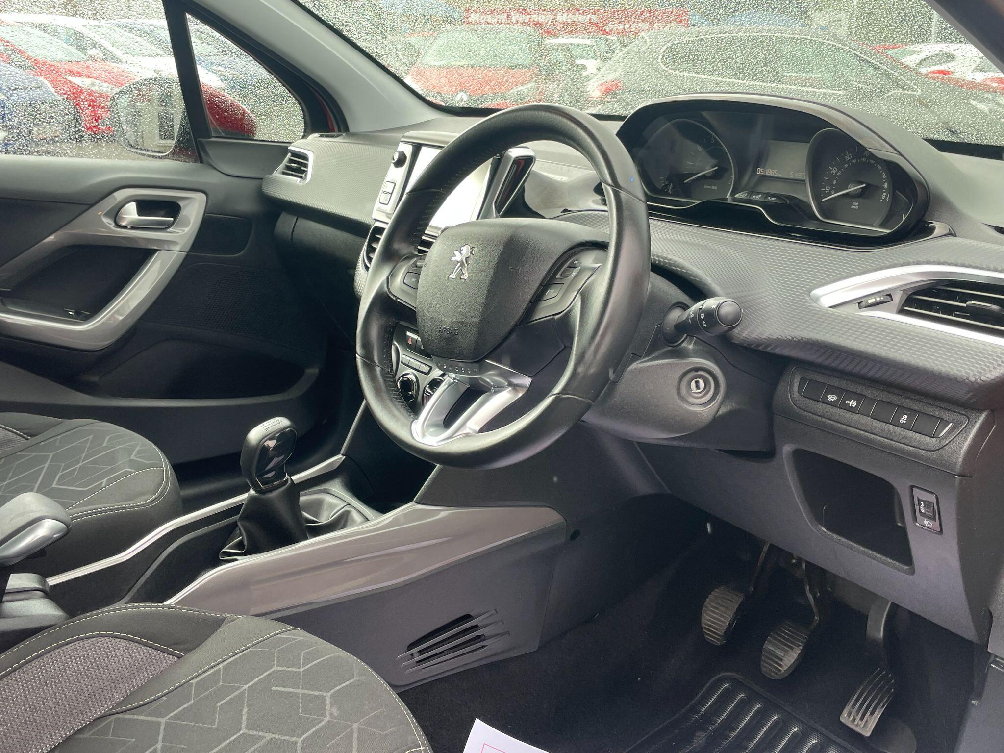 Peugeot 2008 view 19