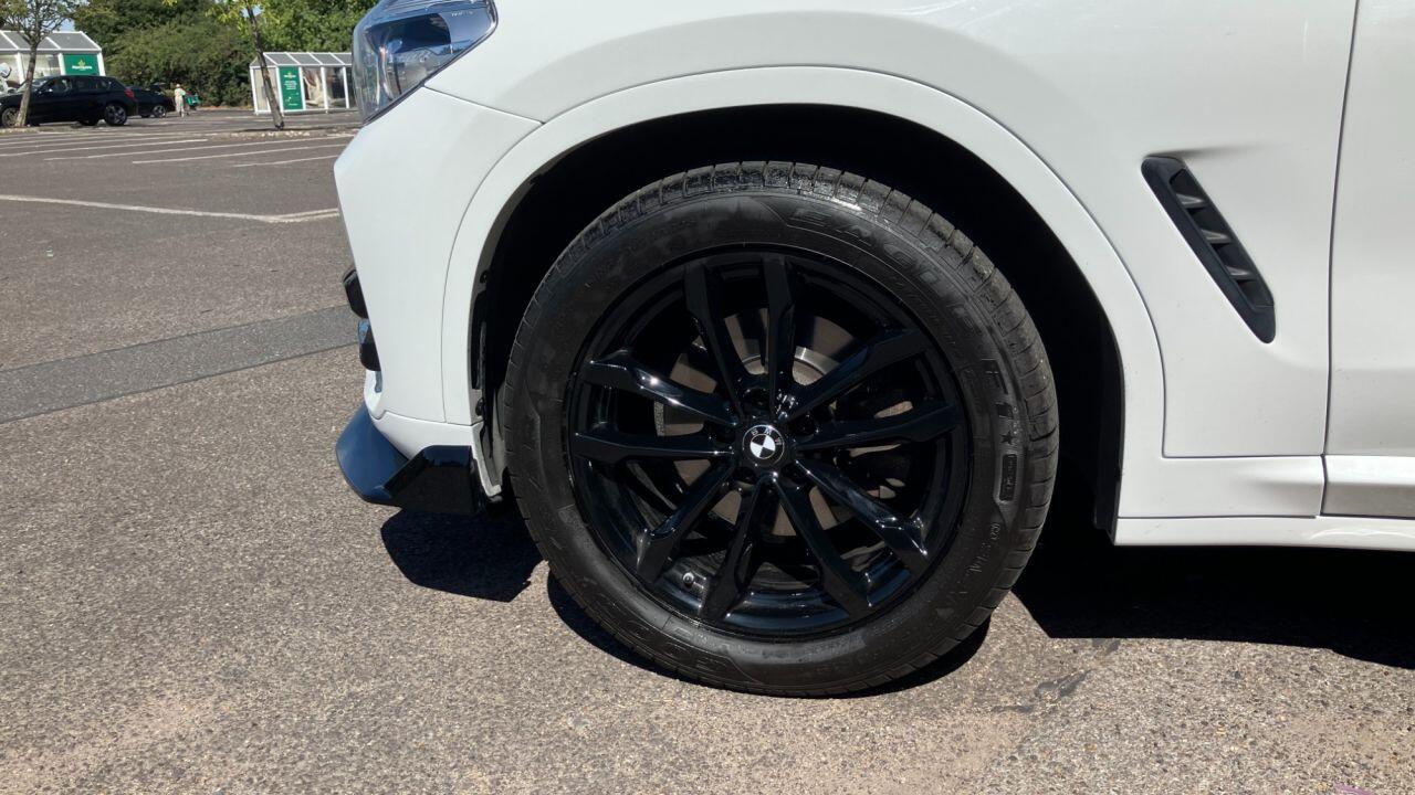 BMW X3 view 12