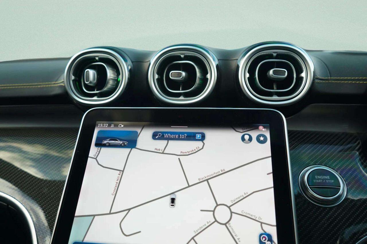 Mercedes-Benz C-Class view 36