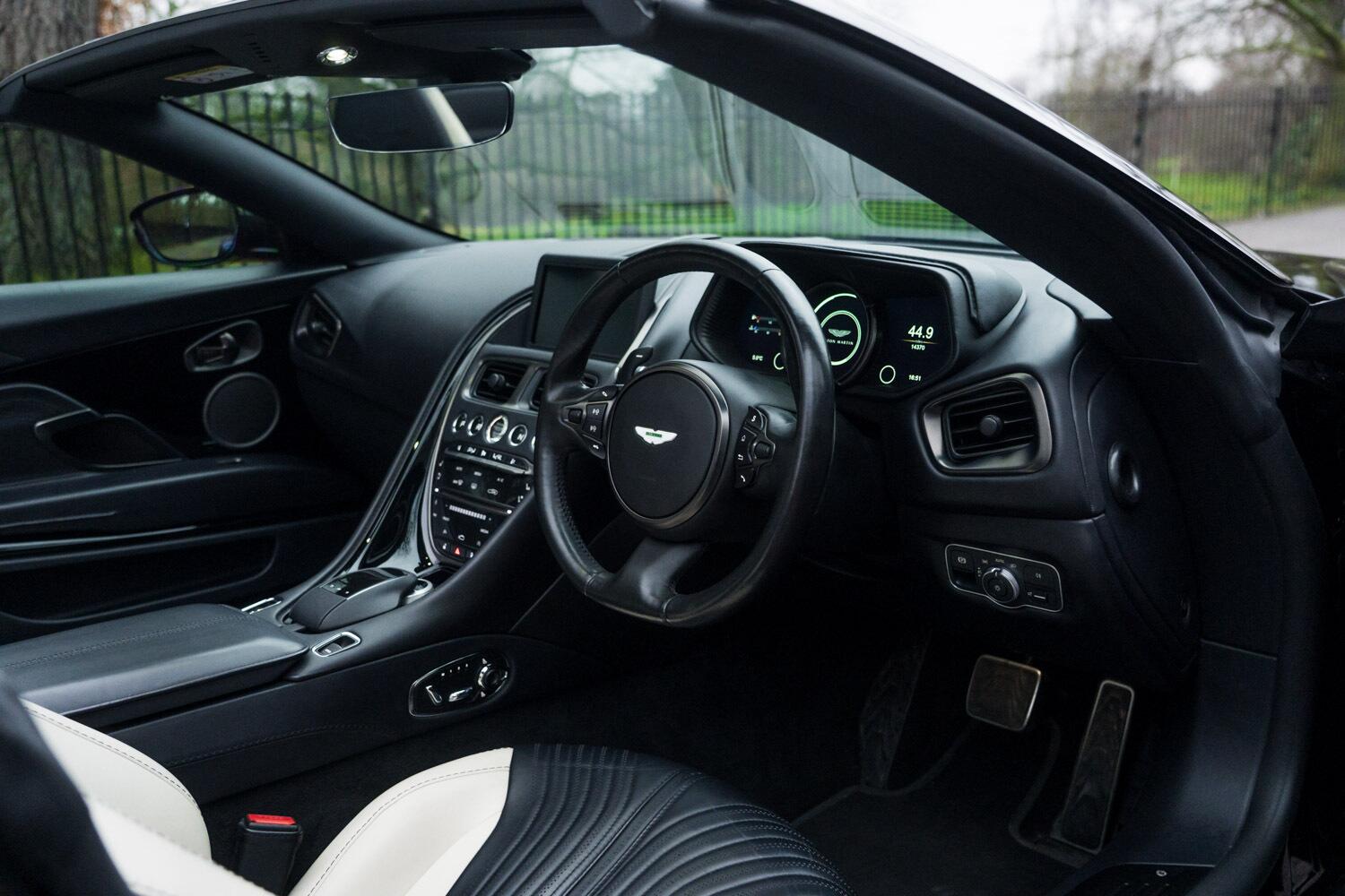 Aston Martin DB11 view 28