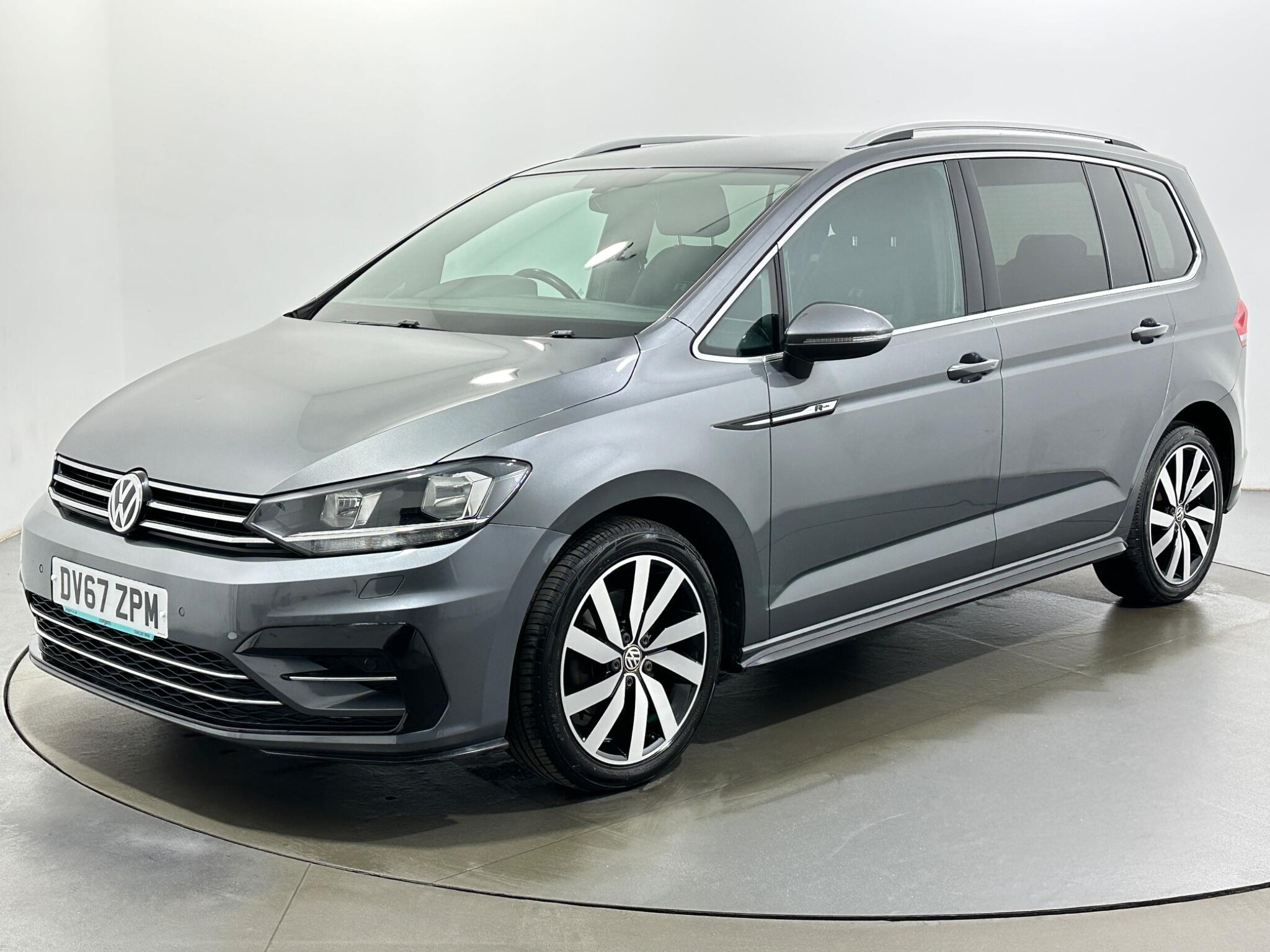 Volkswagen Touran view 4