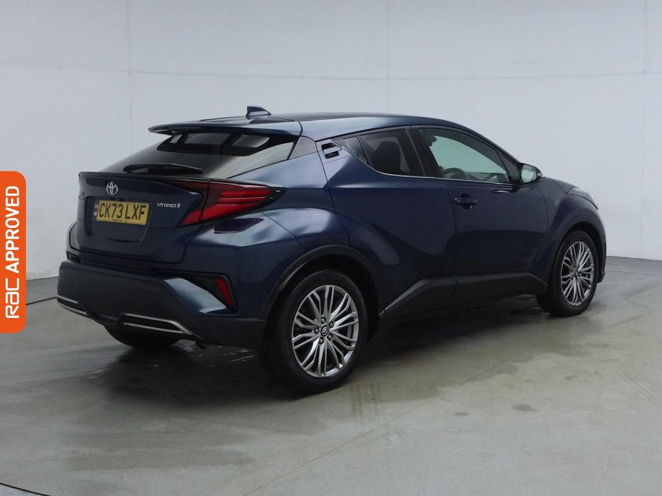 Toyota C-HR view 32