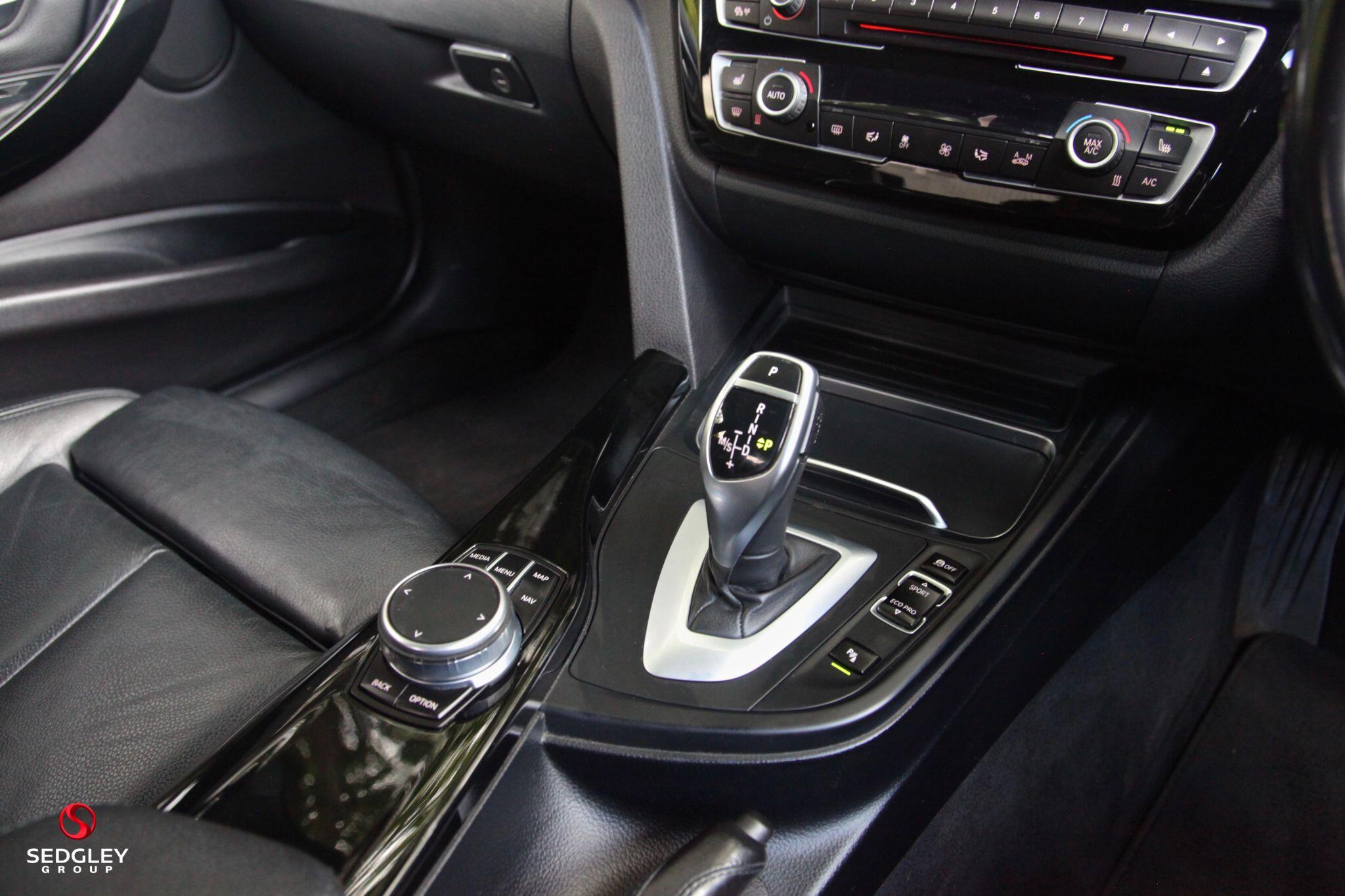 BMW 3 Series view 21