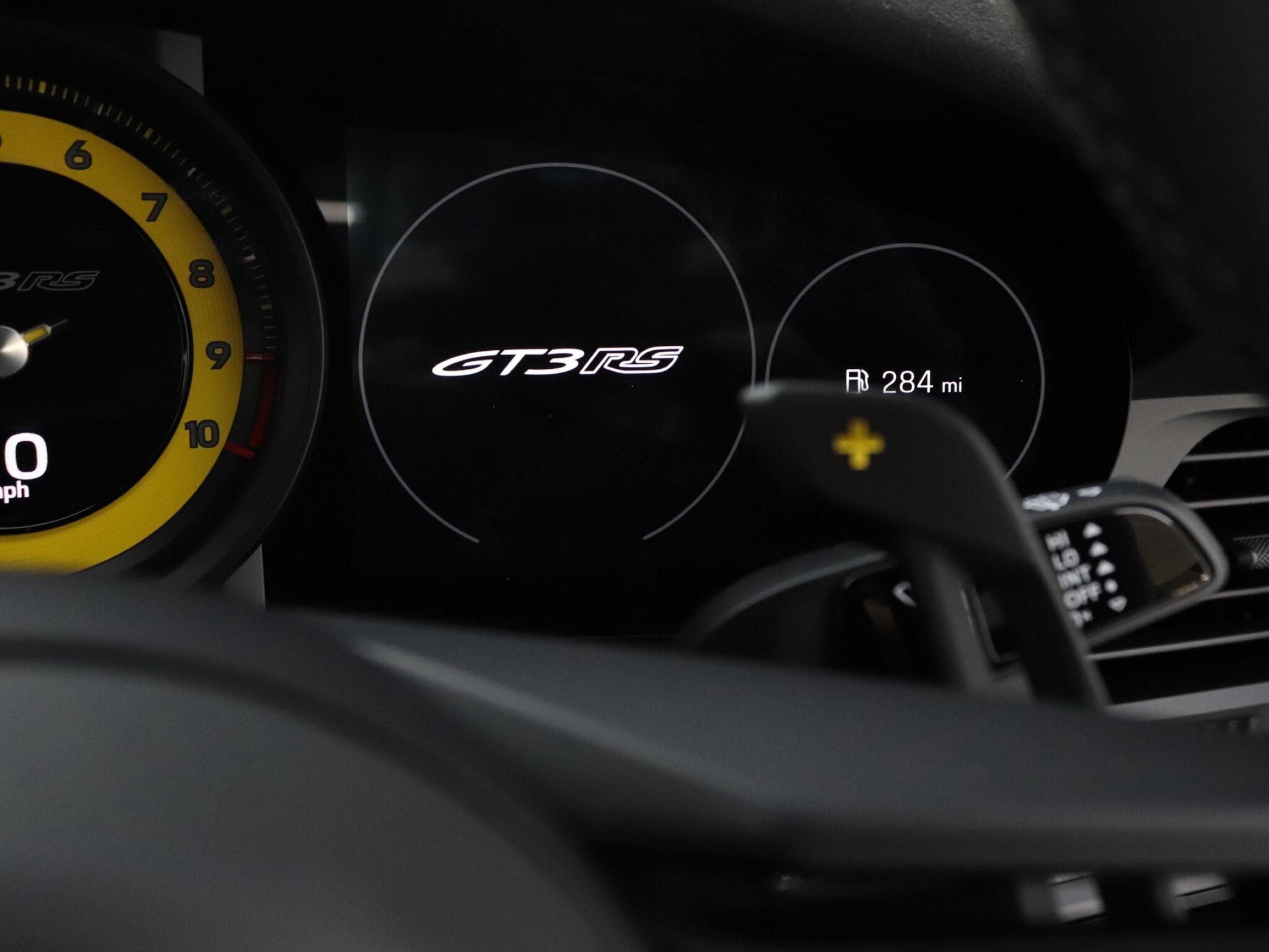 Porsche 911 view 33