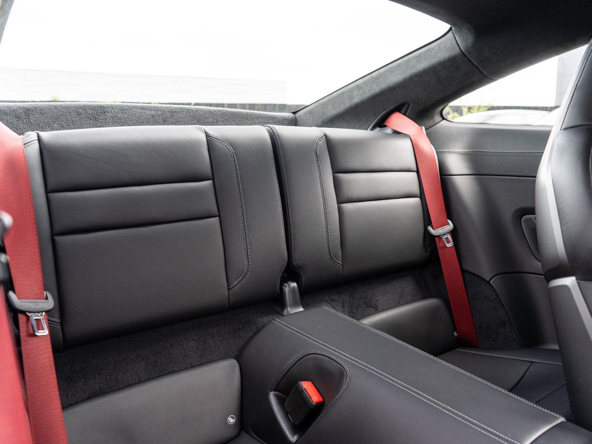 Porsche 911 view 29
