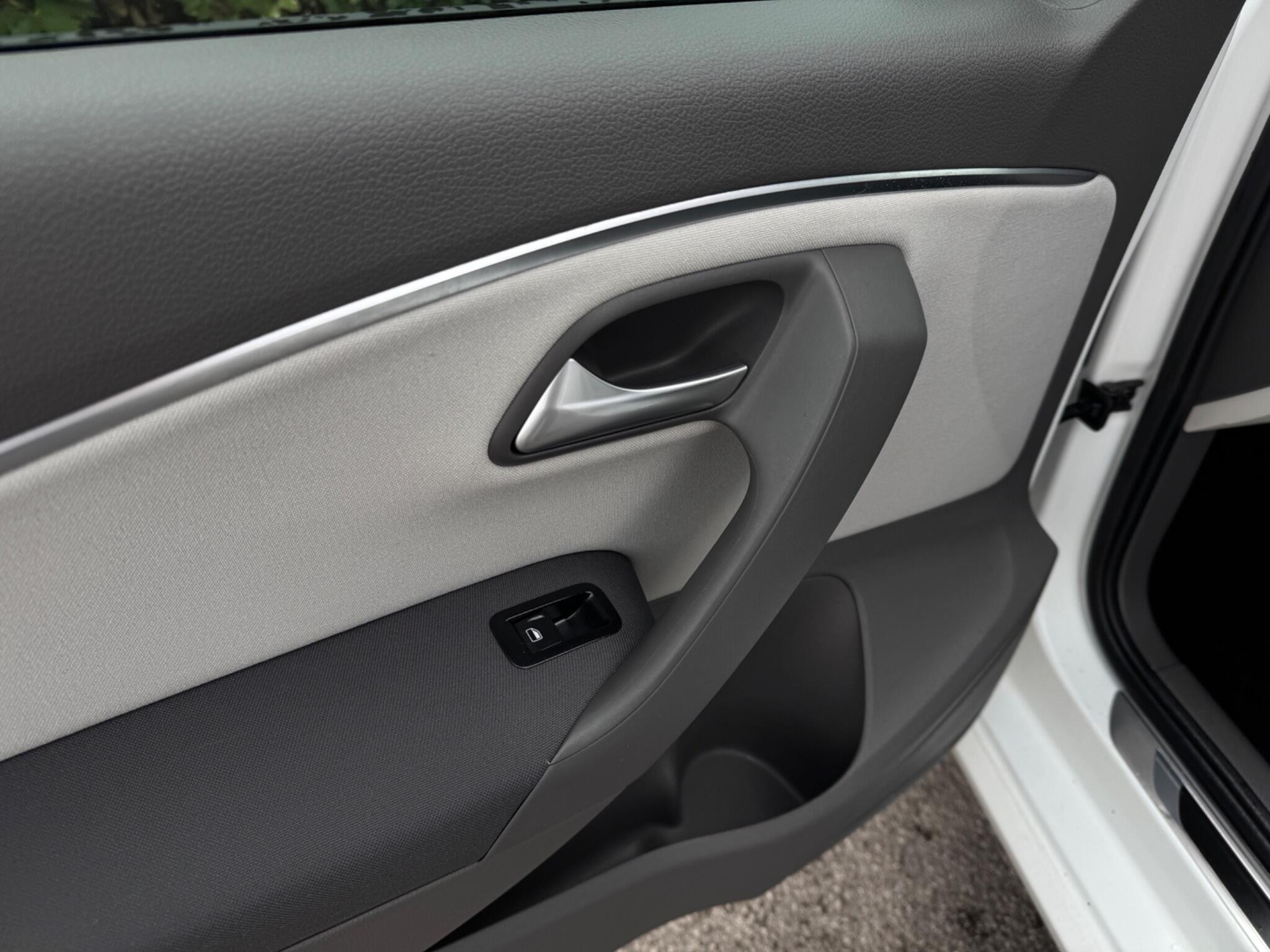 Volkswagen Polo view 45