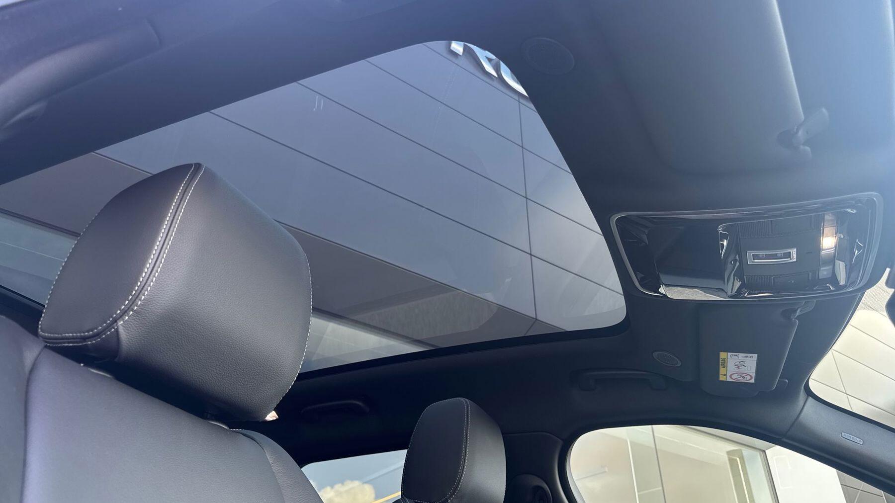 Land Rover Range Rover Velar view 21