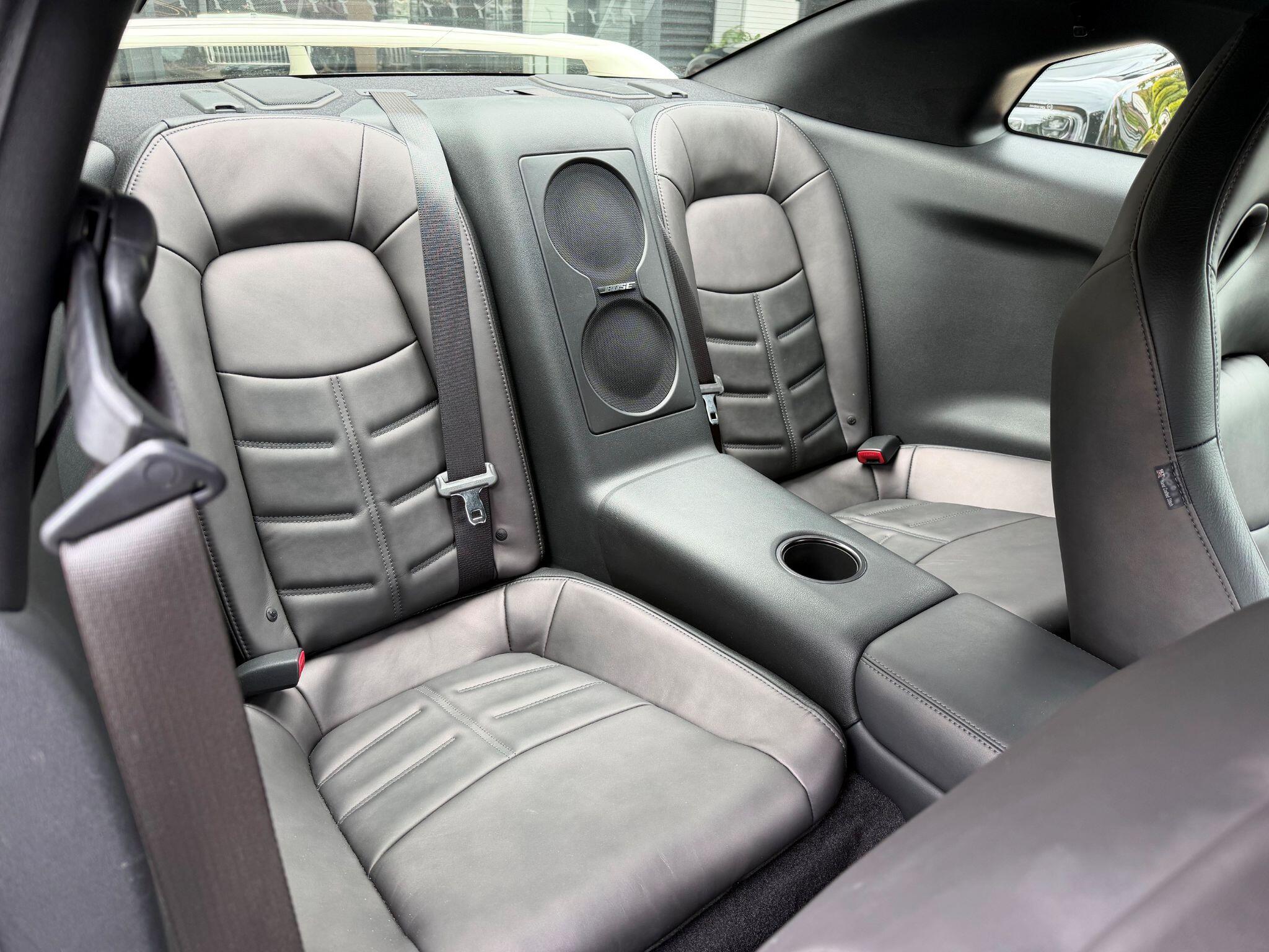 Nissan GT-R view 16