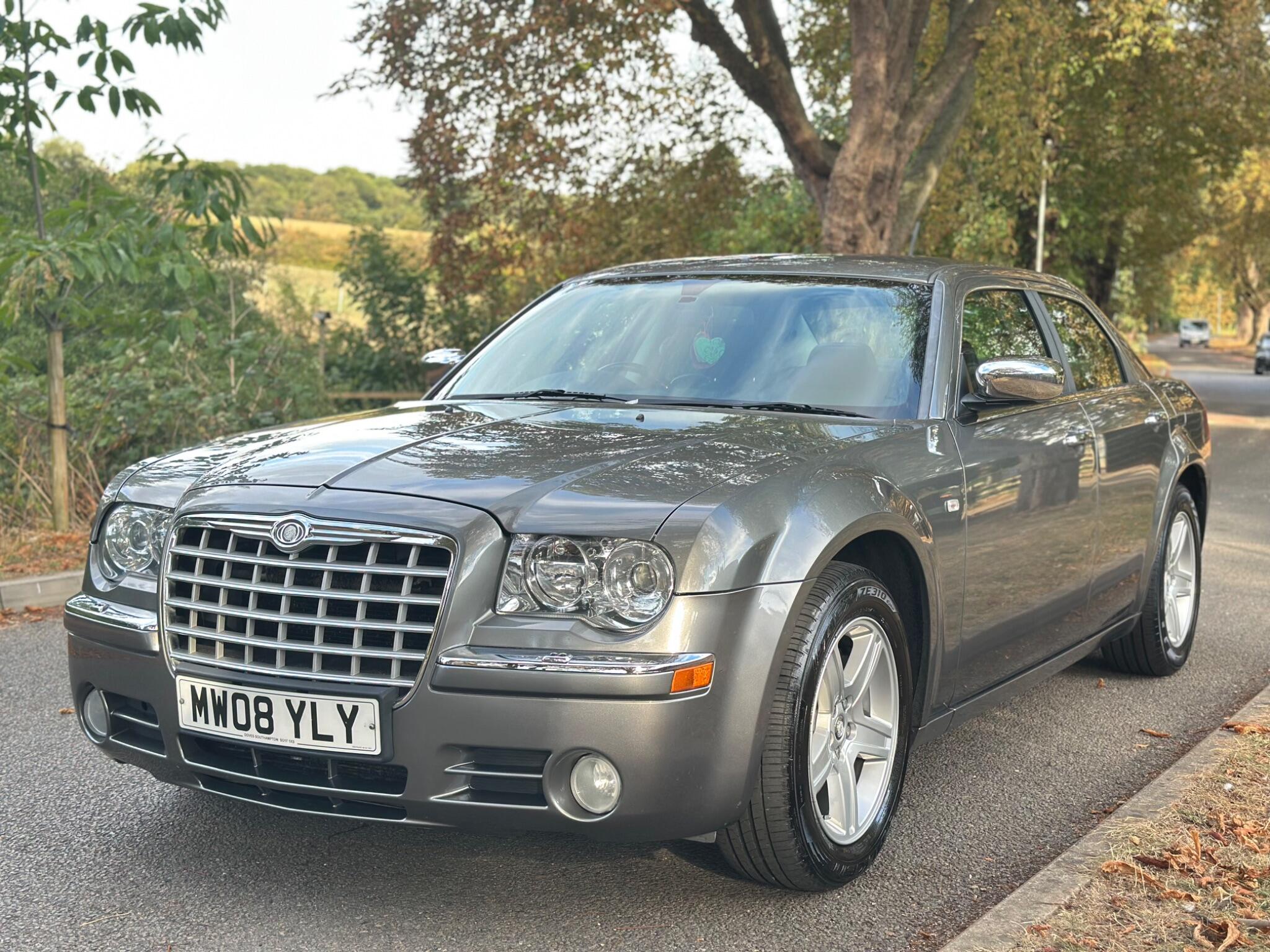 2008 Chrysler 300C image 2