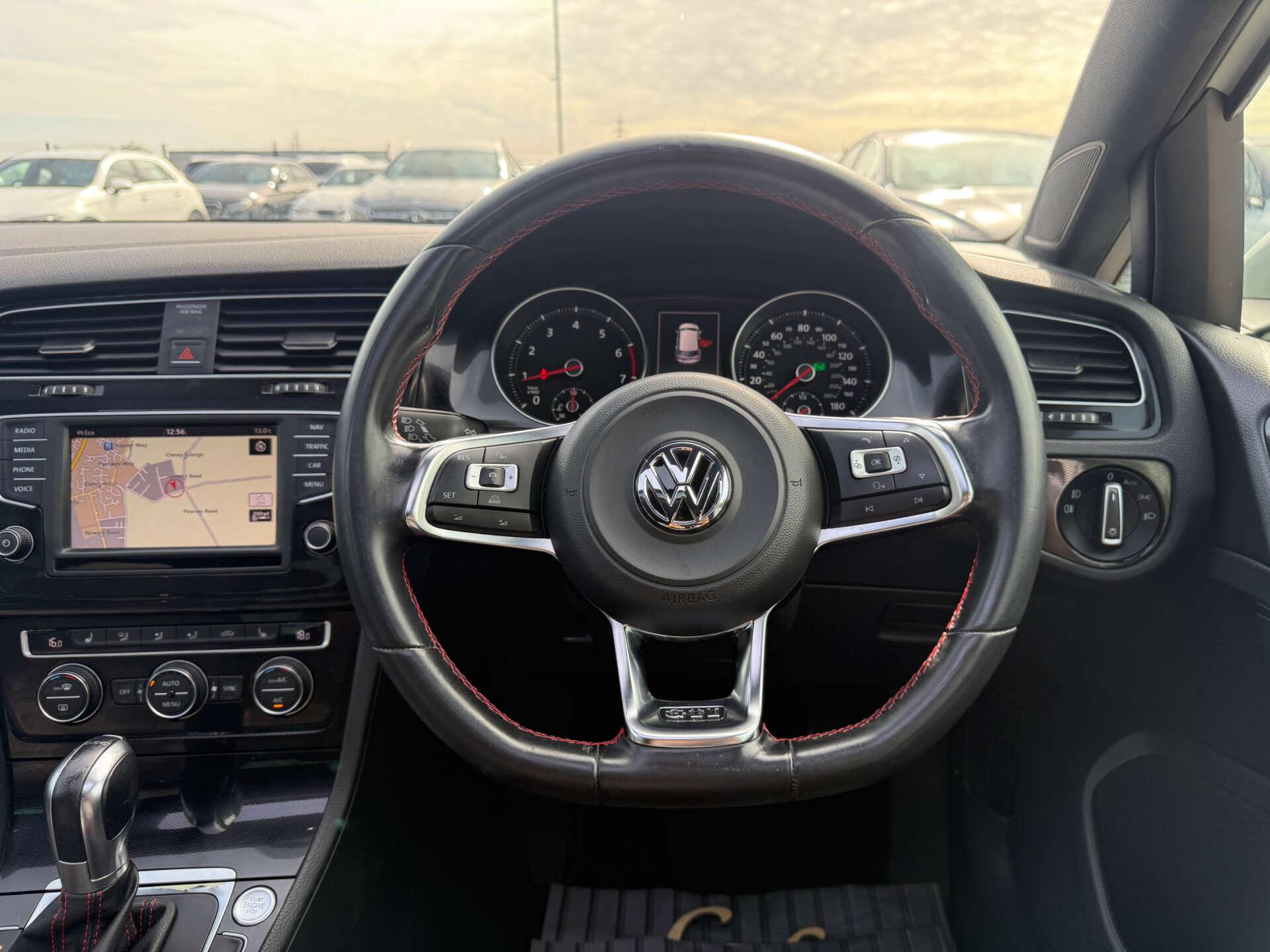 Volkswagen Golf view 75