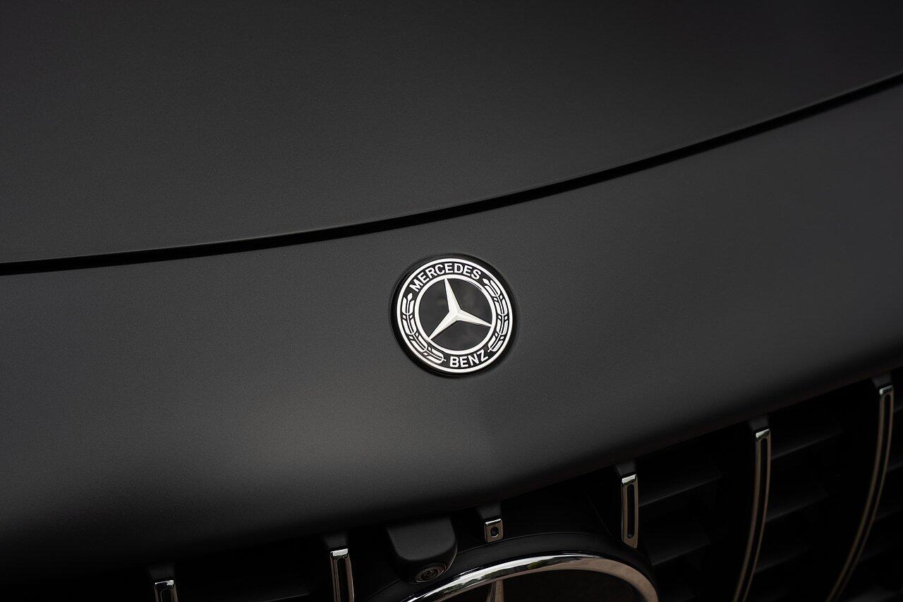 Mercedes-Benz E-Class view 37