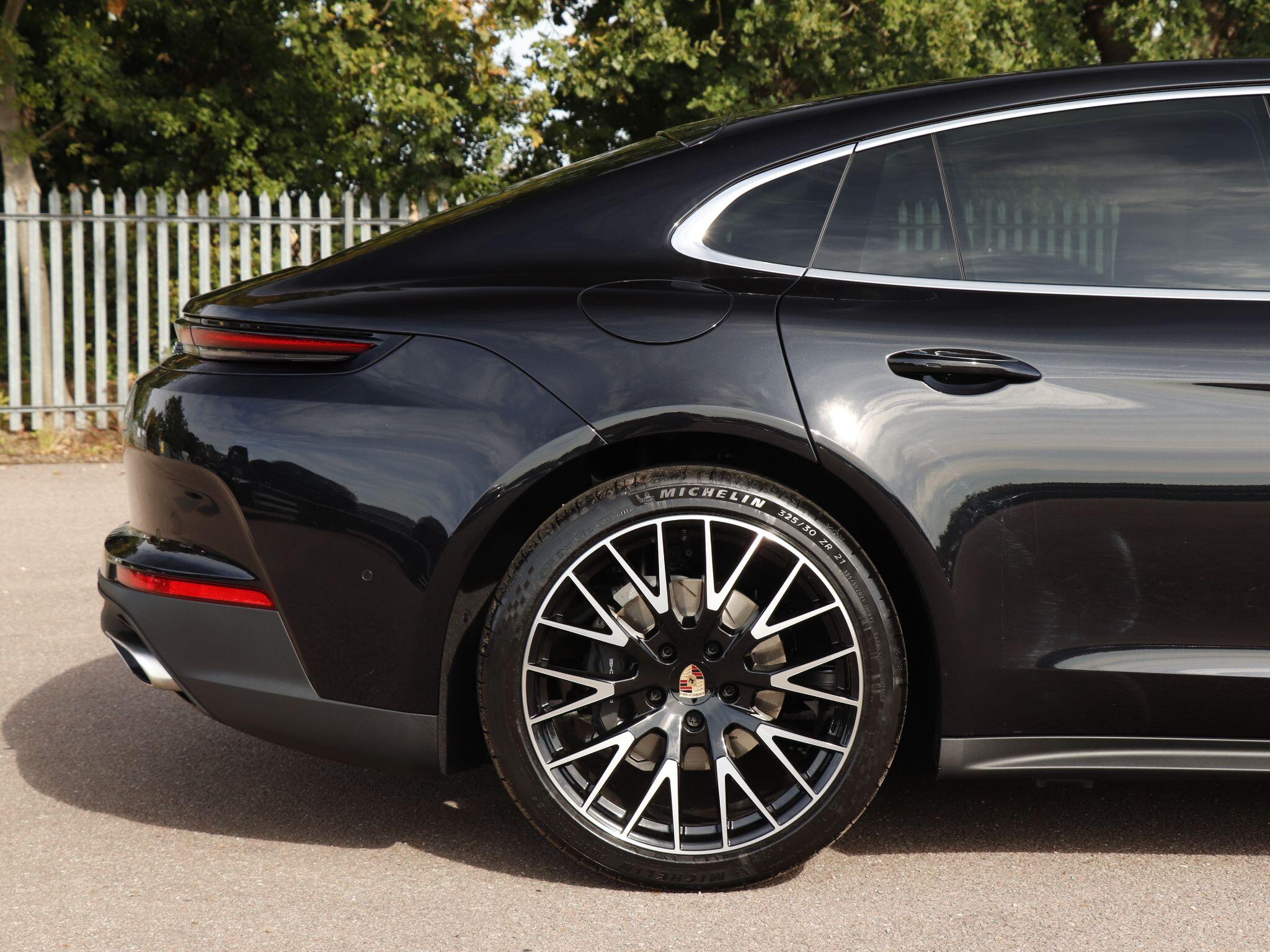 Porsche Panamera view 35