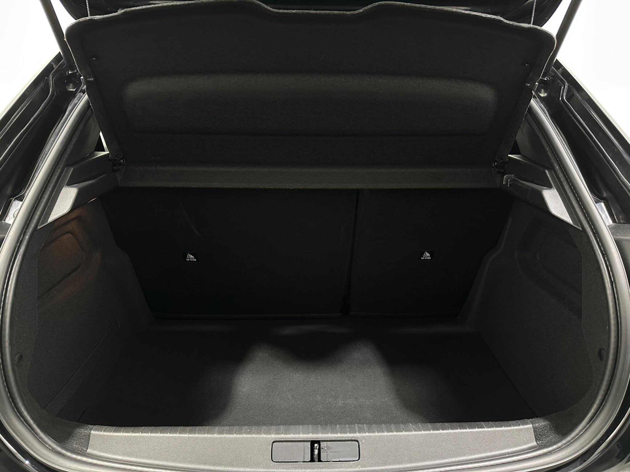 Peugeot 208 view 44