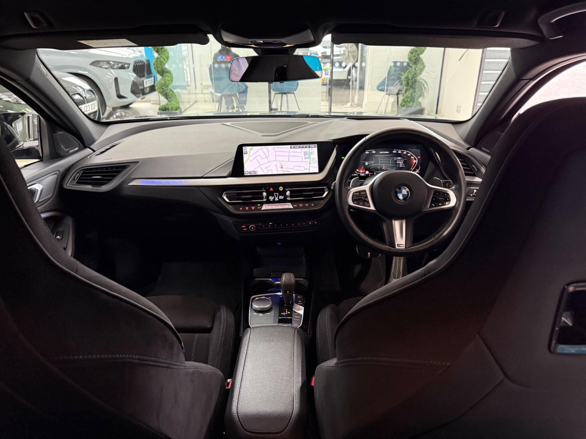 BMW 1 Series view 25