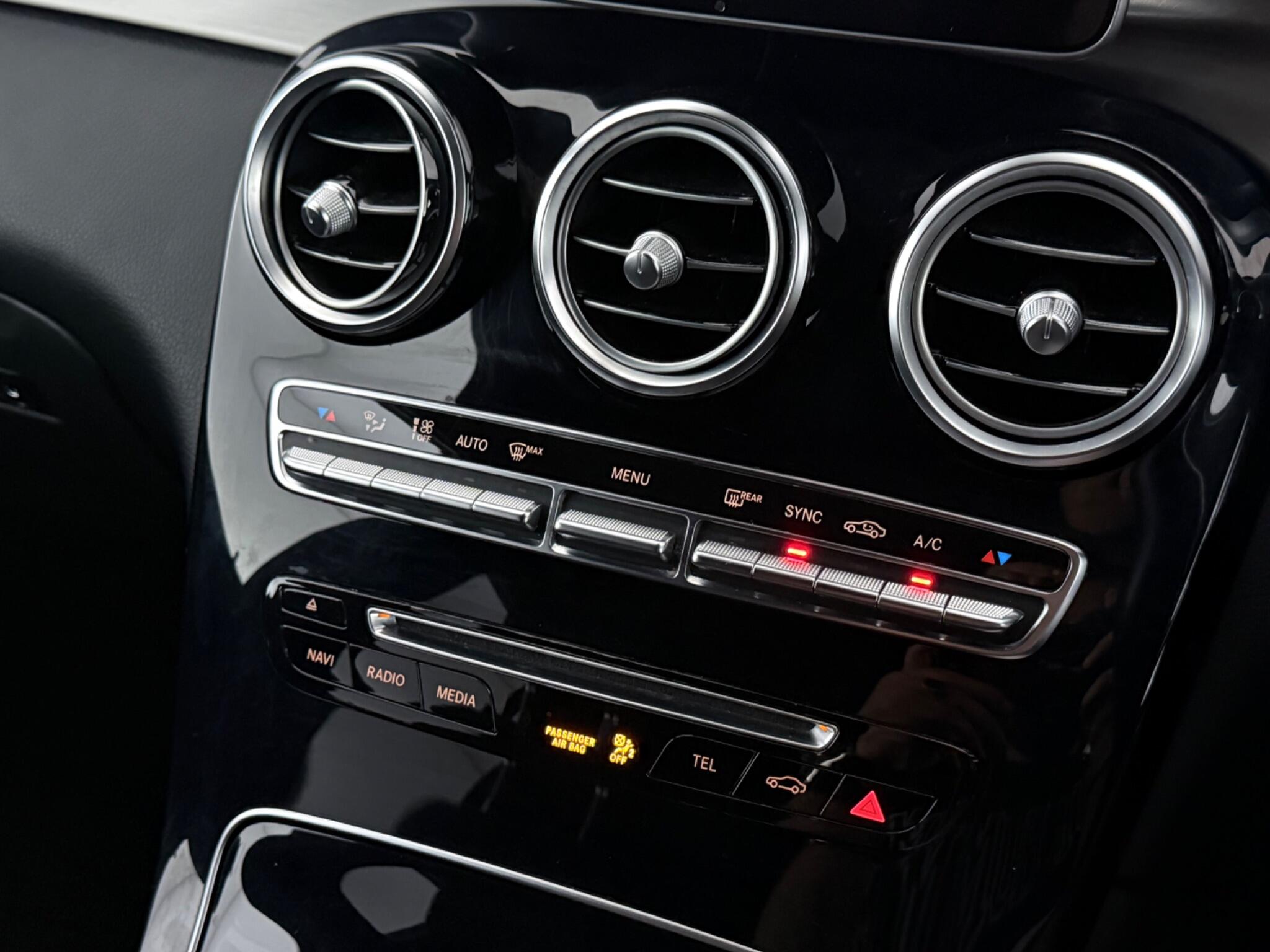 Mercedes-Benz GLC view 27