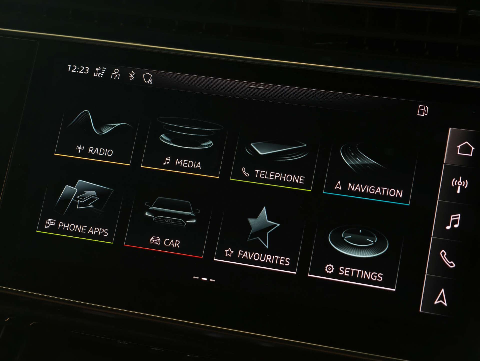 Audi SQ8 view 36
