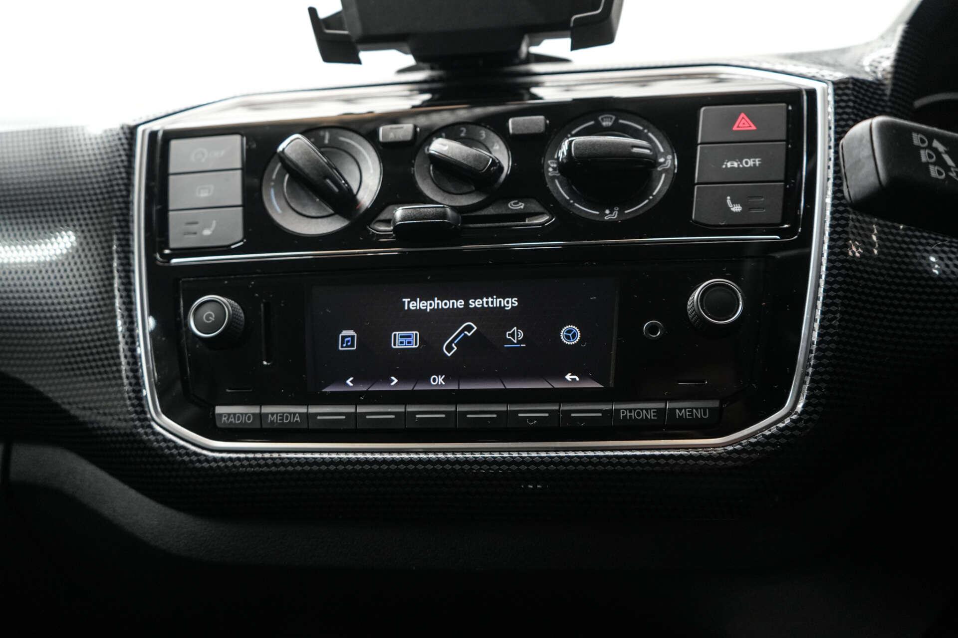 Volkswagen Up! view 26