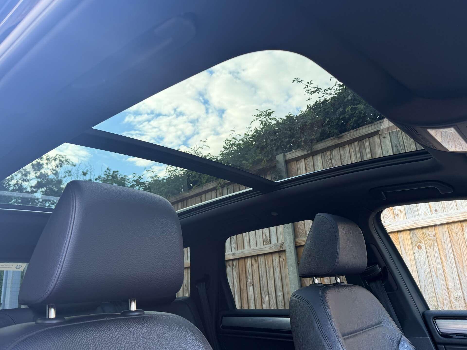Volkswagen Touareg view 2