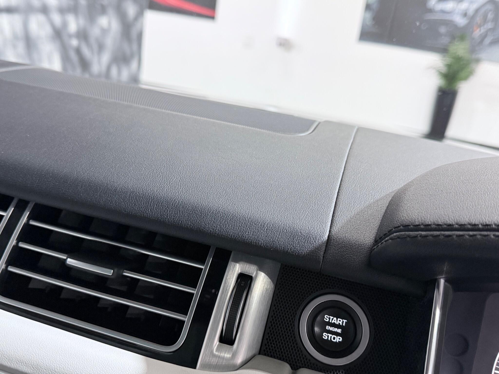 Land Rover Range Rover view 37