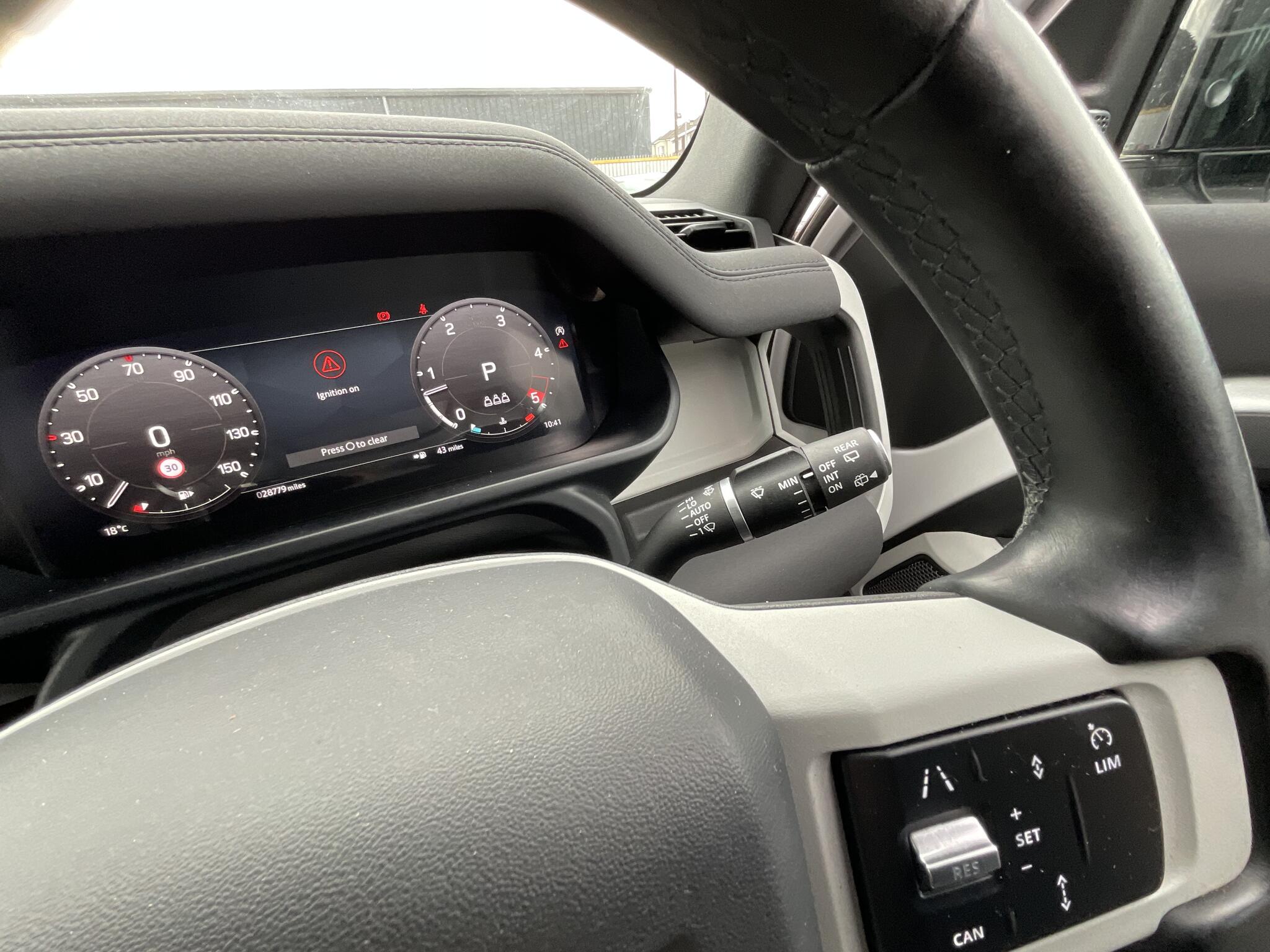 Land Rover Defender 110 view 24
