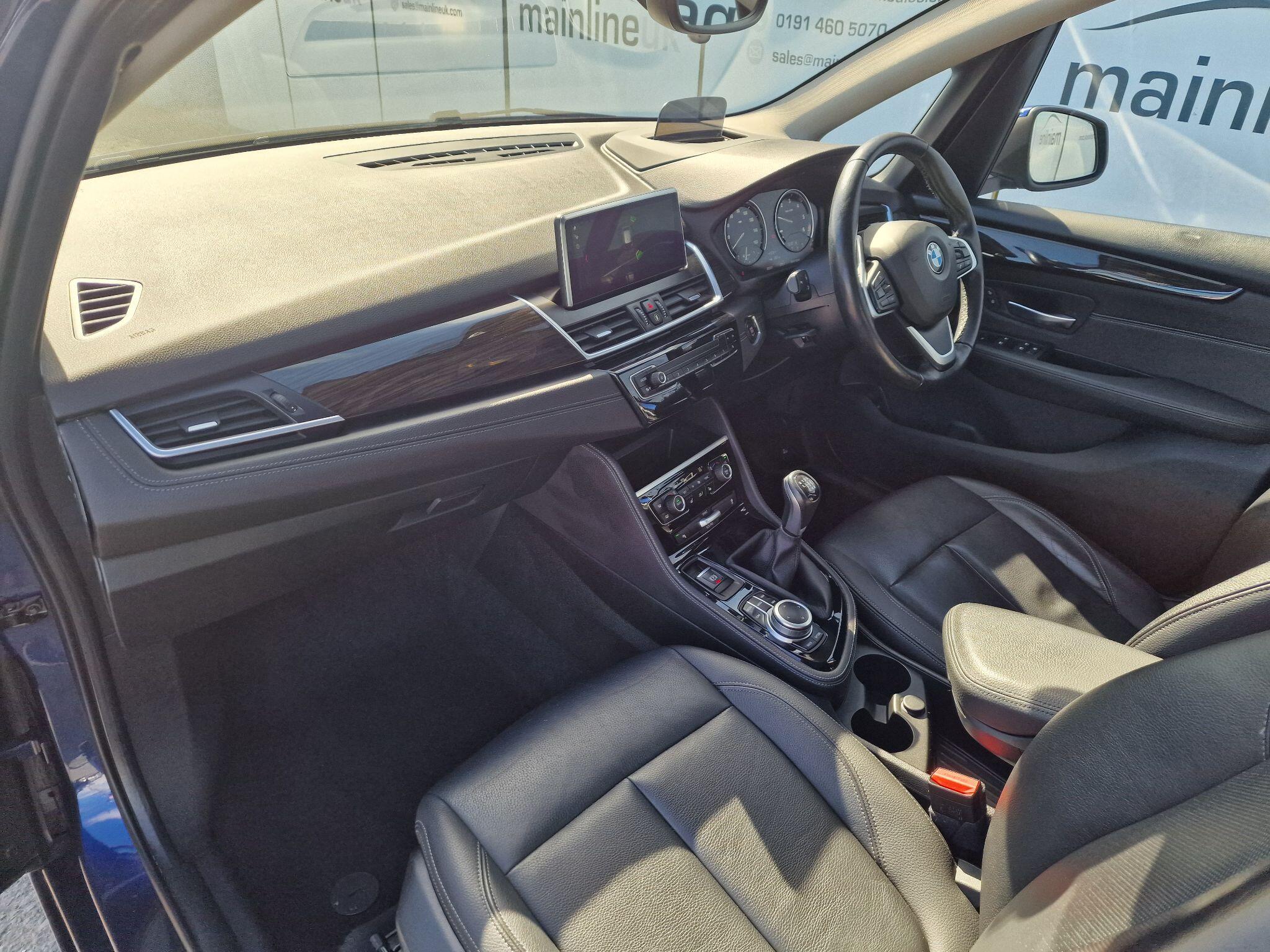 BMW 2 Series view 24