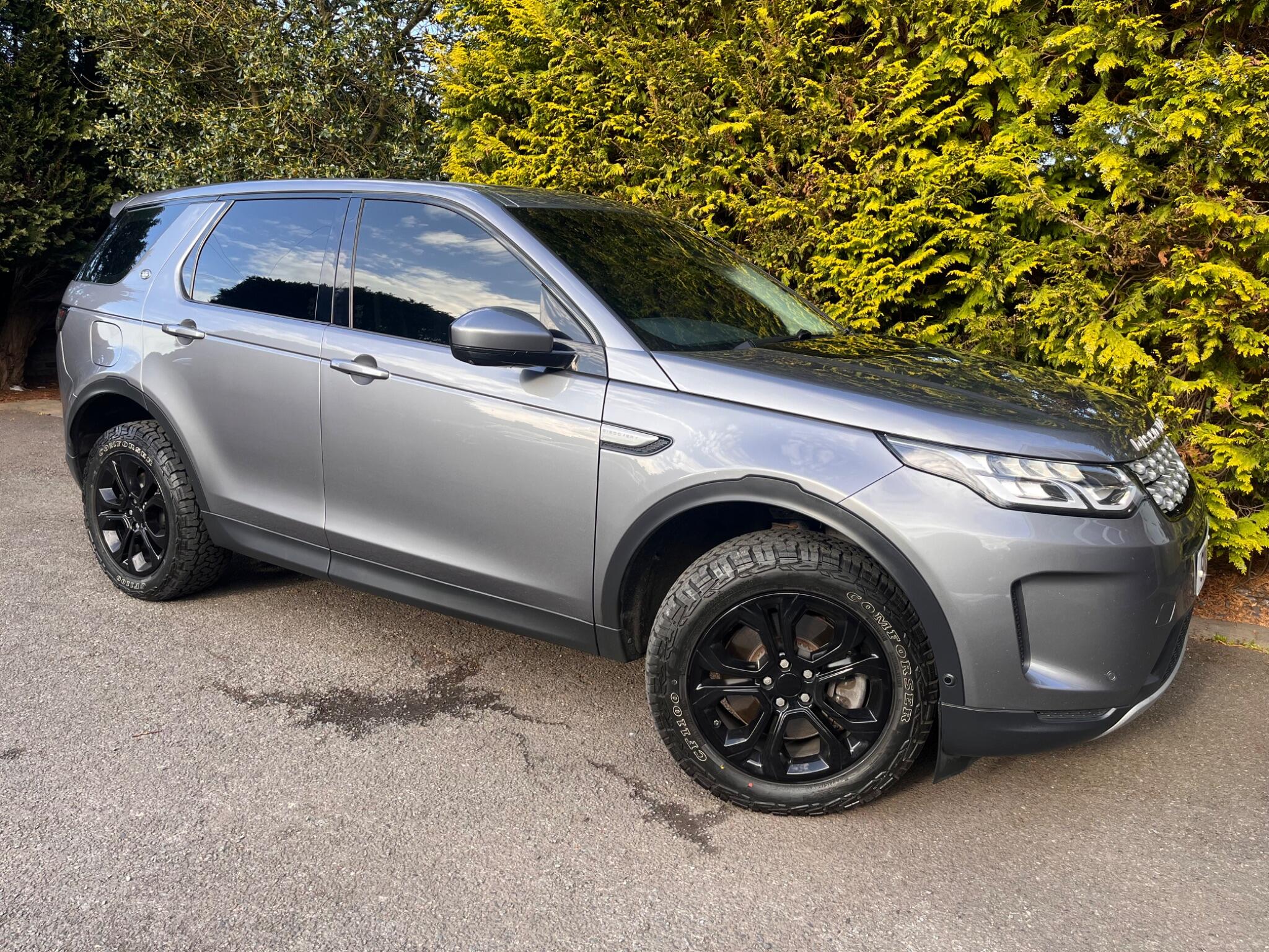 Land Rover Discovery Sport view 21