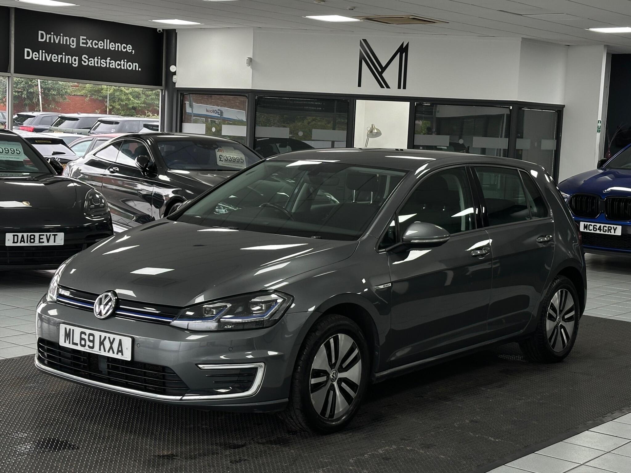 Volkswagen E-Golf view 5