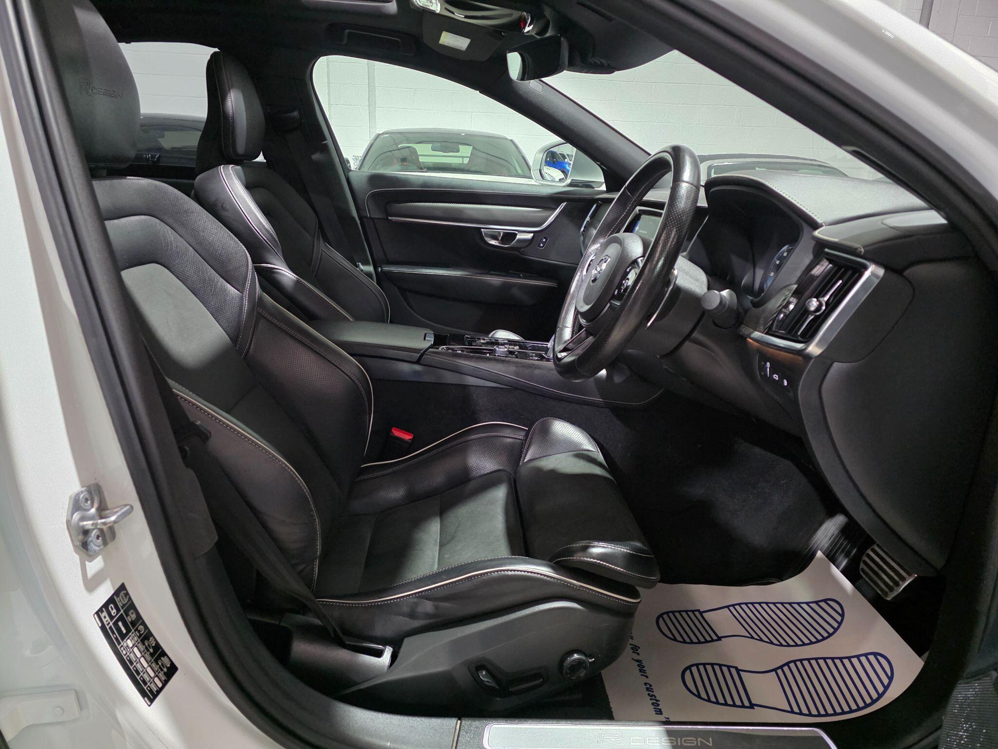 Volvo S90 view 6